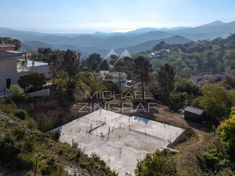 Terrain Les Adrets-de-l'Estérel - 1671m²