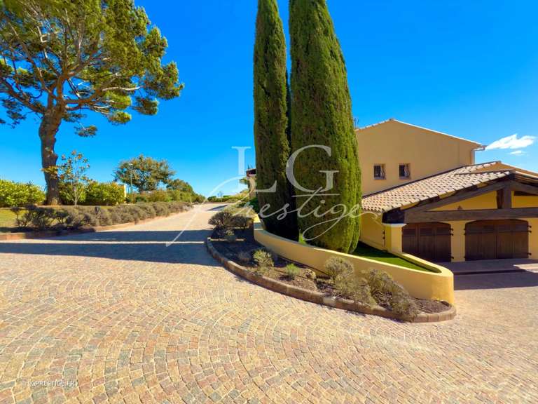Villa Les Adrets-de-l'Estérel - 5 bedrooms - 338m²