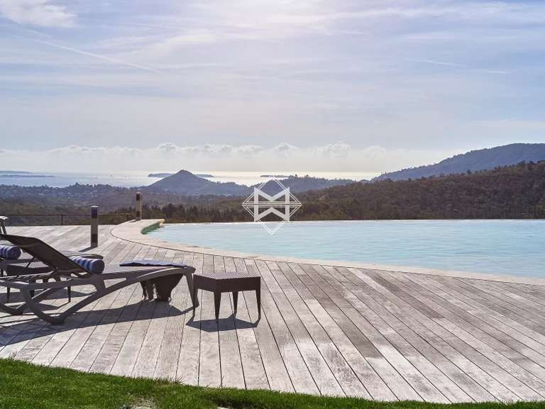 Villa Les Adrets-de-l'Estérel - 17 chambres - 2100m²