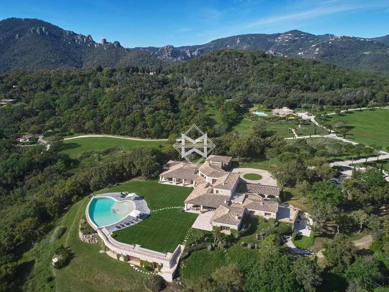 Villa Les Adrets-de-l'Estérel - 17 chambres - 2100m²