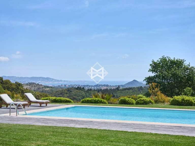 Villa Les Adrets-de-l'Estérel - 17 chambres - 2100m²