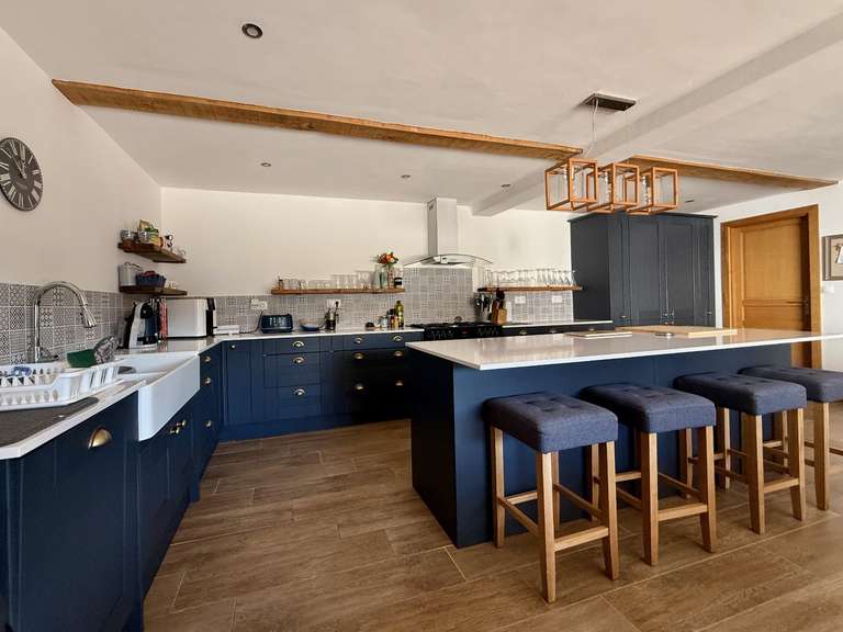 Maison Les Alleuds - 17 chambres - 550m²