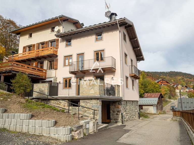 Maison Les Allues - 9 chambres - 275m²