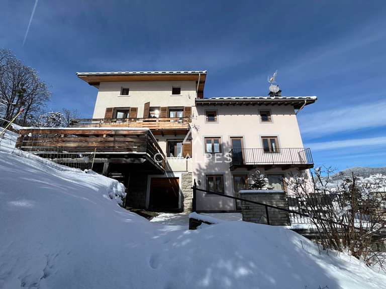 Maison Les Allues - 9 chambres - 275m²