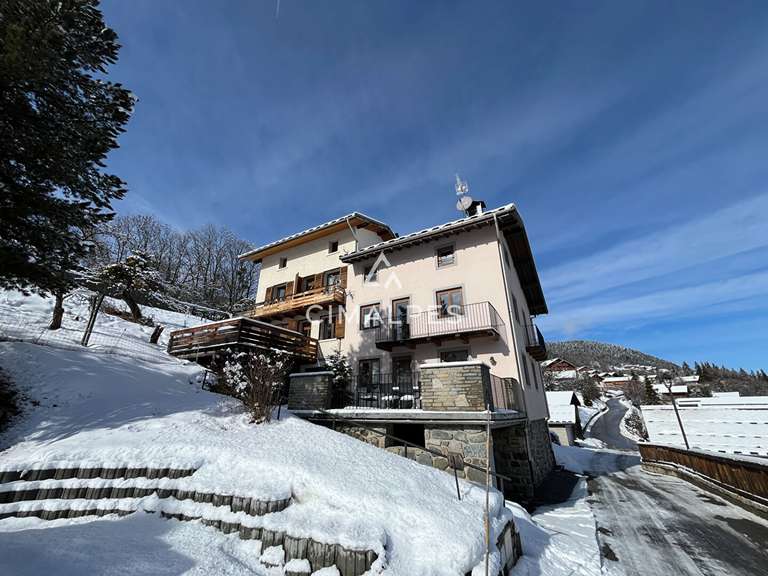 Maison Les Allues - 9 chambres - 275m²
