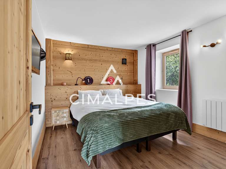 House Les Allues - 9 bedrooms - 275m²