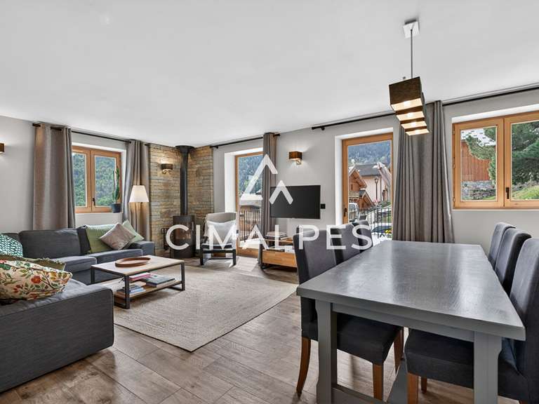 House Les Allues - 9 bedrooms - 275m²