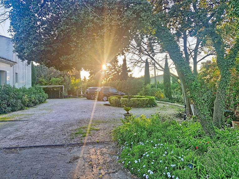 Maison Les Angles - 5 chambres - 190m²