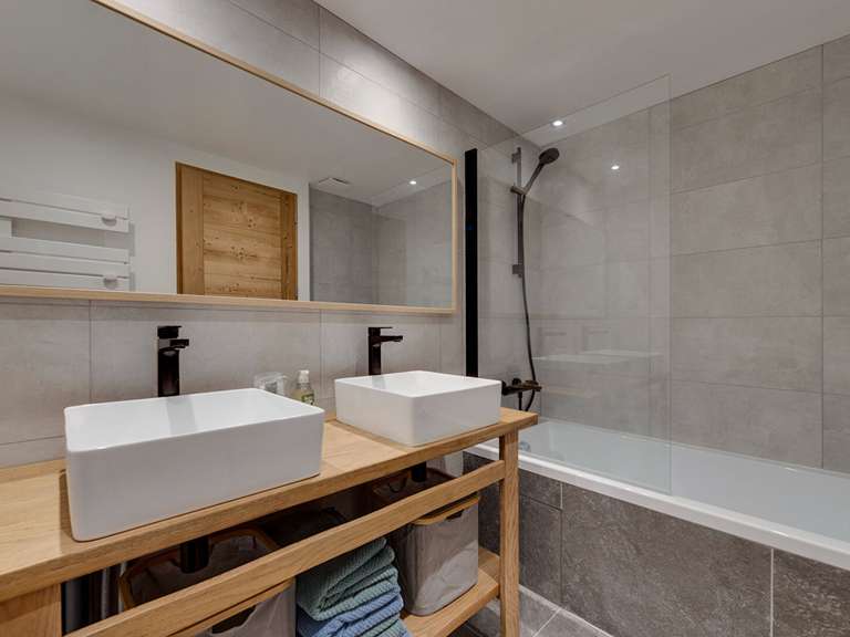 Maison Les arcs - 7 chambres - 303m²