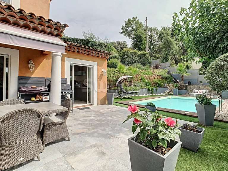 Vente Maison Les Arcs 590 000€ 220m²