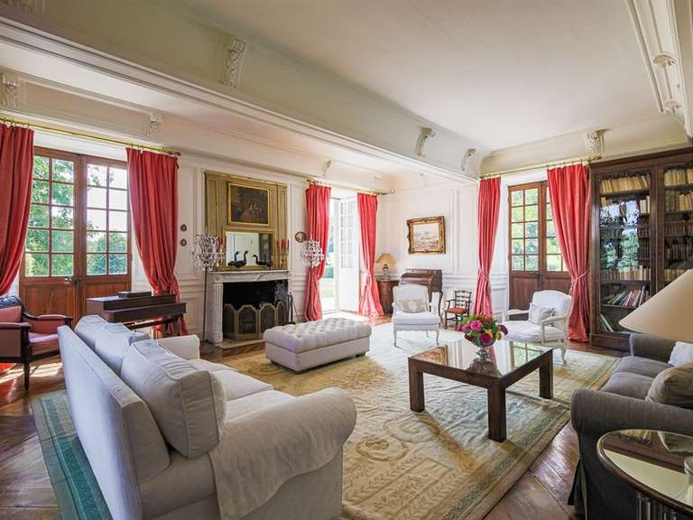 Château Les Avenières - 12 chambres - 820m²