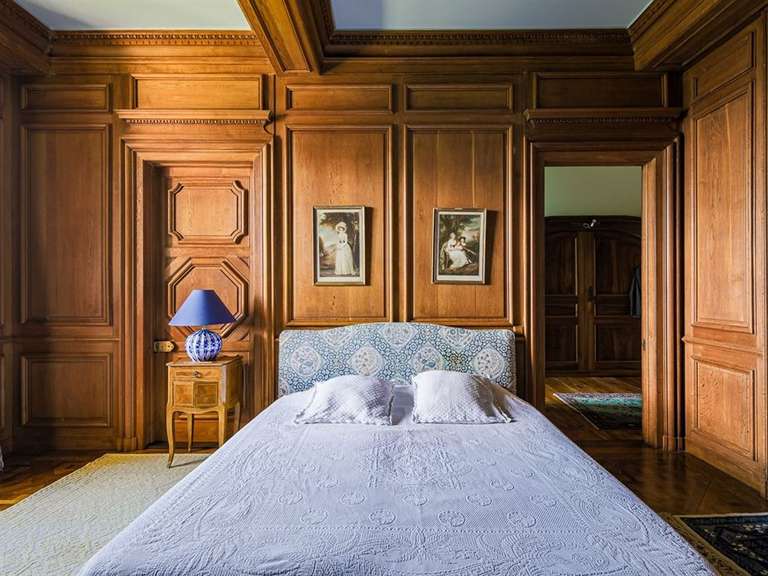 Château Les Avenières - 12 chambres - 820m²