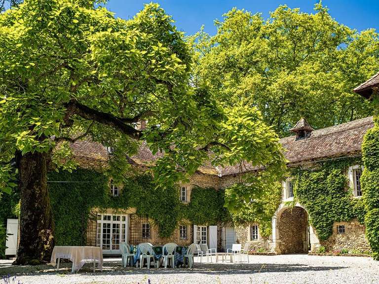 Château Les Avenières - 12 chambres - 820m²