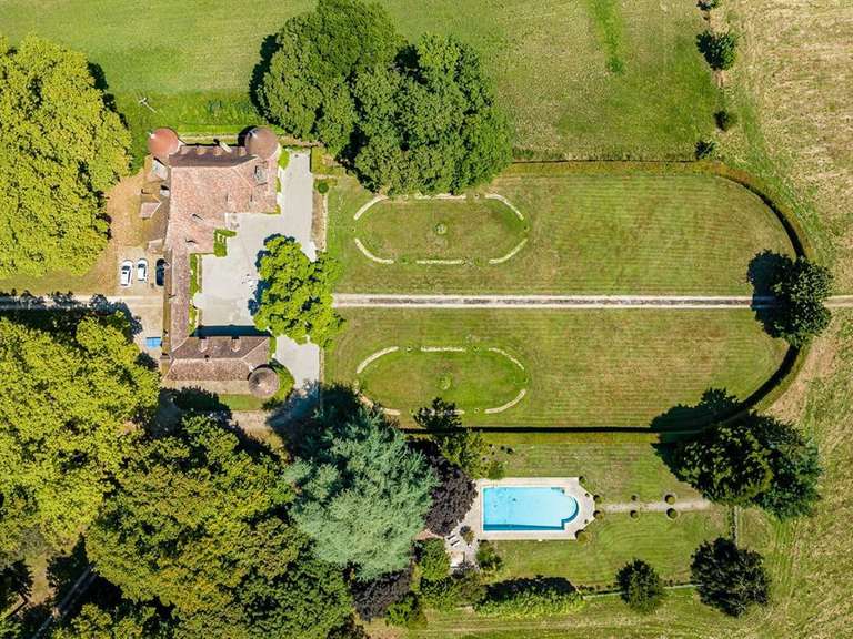 Château Les Avenières - 12 chambres - 820m²