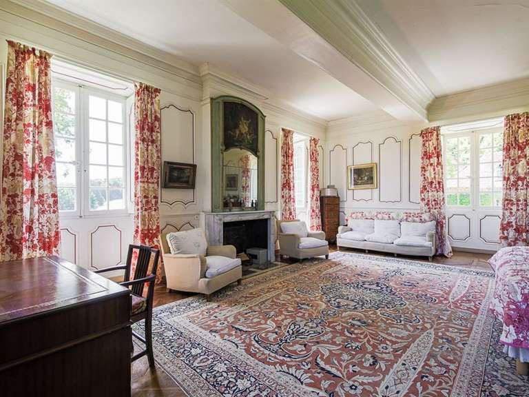 Château Les Avenières - 12 chambres - 820m²