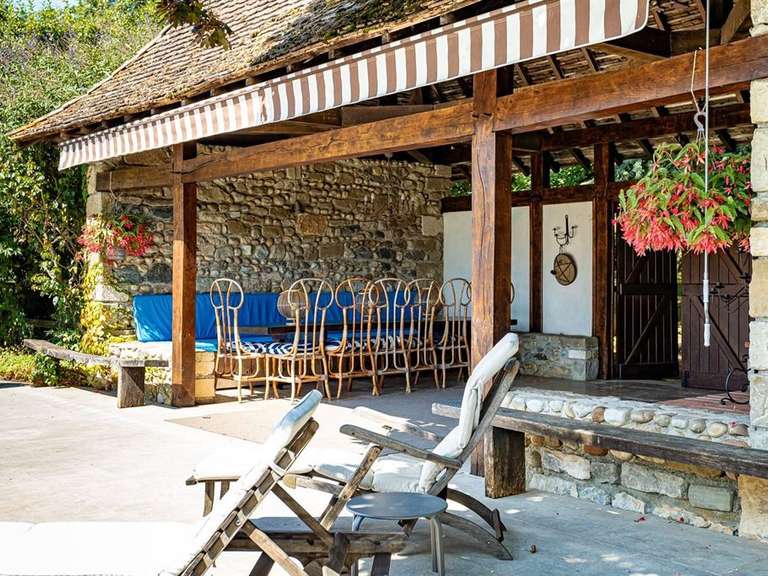 Château Les Avenières - 12 chambres - 820m²