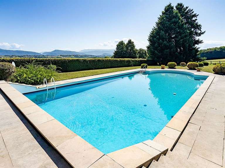 Château Les Avenières - 12 chambres - 820m²