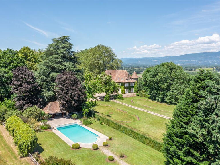 Château Les Avenières Veyrins-Thuellin - 11 chambres - 820m²