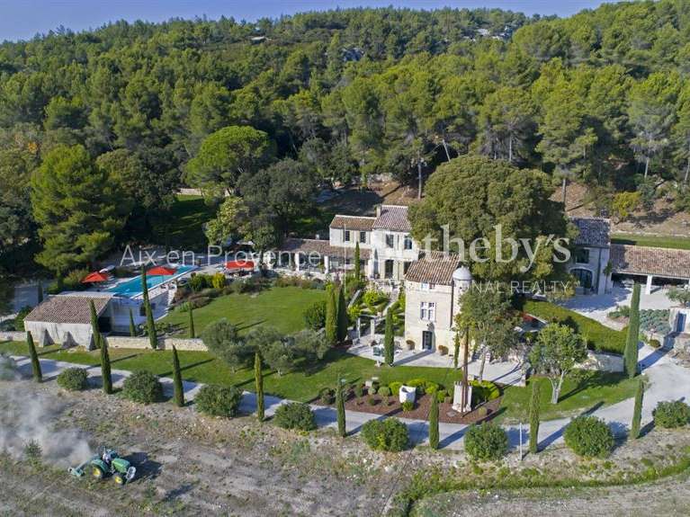 Maison Les Baux-de-Provence - 8 chambres - 570m²