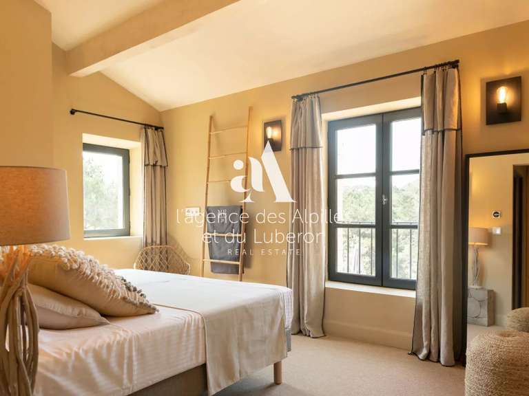 House Les Baux-de-Provence - 4 bedrooms - 2000m²
