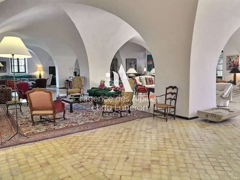 House Les Baux-de-Provence - 7 bedrooms - 20000m²