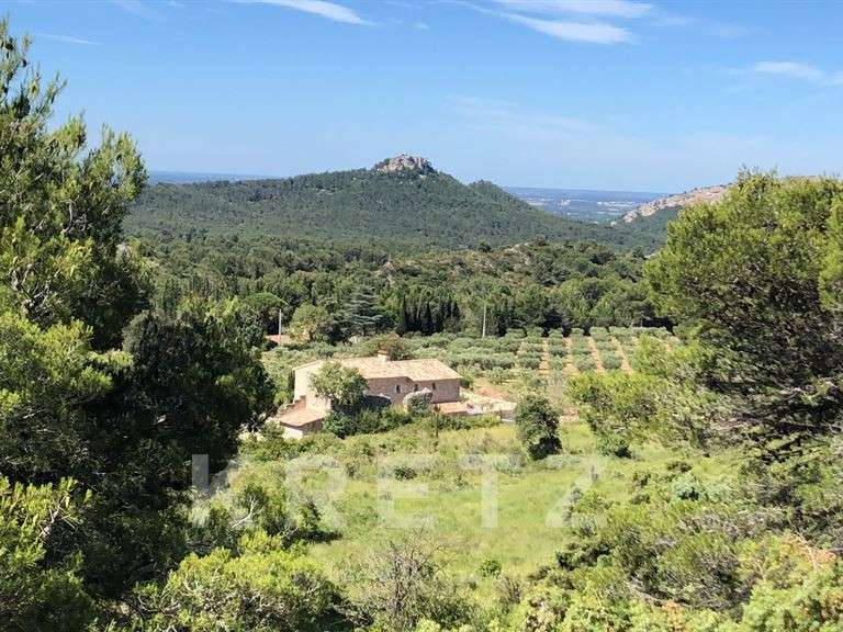 Maison Les Baux-de-Provence - 5 chambres - 170m²