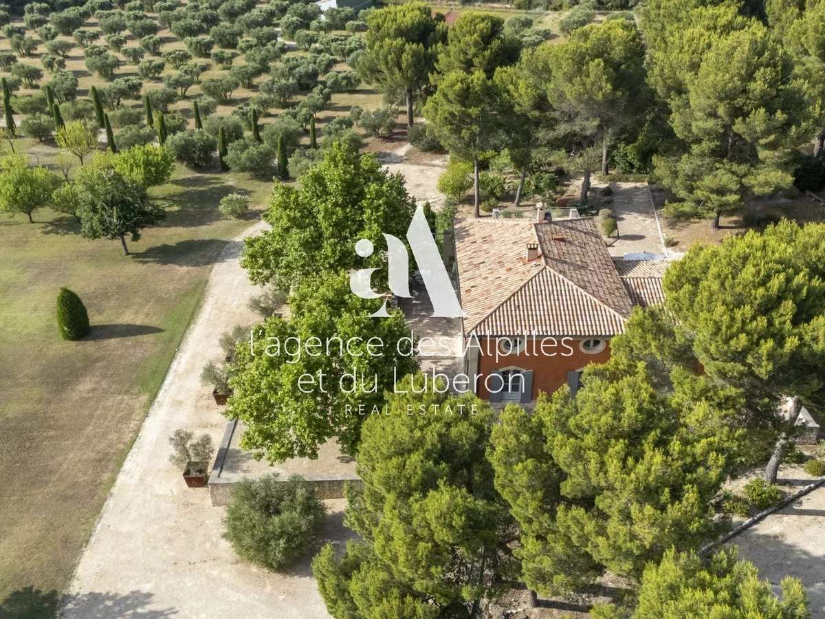 Property Les Baux-de-Provence