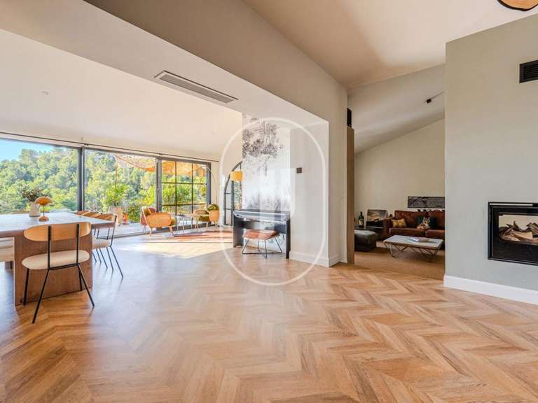 Property Les Baux-de-Provence - 4 bedrooms - 180m²