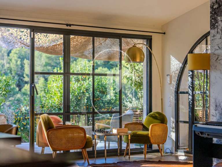 Property Les Baux-de-Provence - 4 bedrooms - 180m²