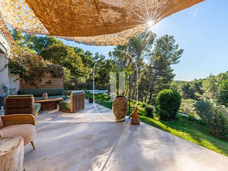 Property Les Baux-de-Provence - 4 bedrooms - 180m²