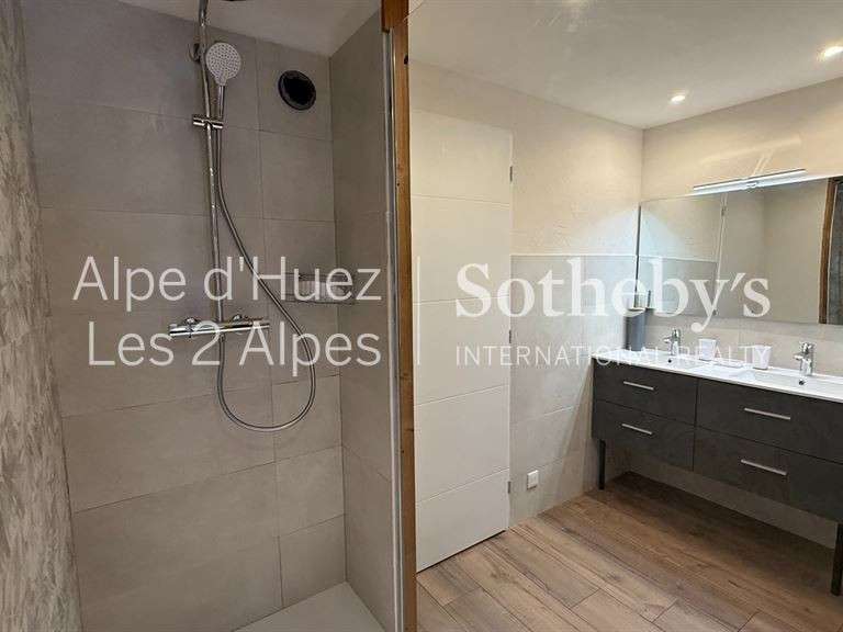 Chalet Les deux-alpes - 5 chambres - 420m²