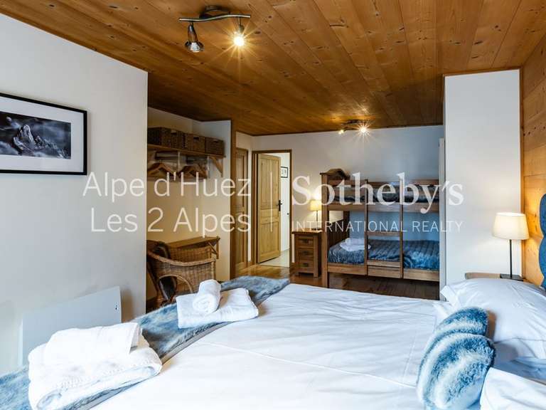Chalet Les deux-alpes - 5 chambres - 328m²