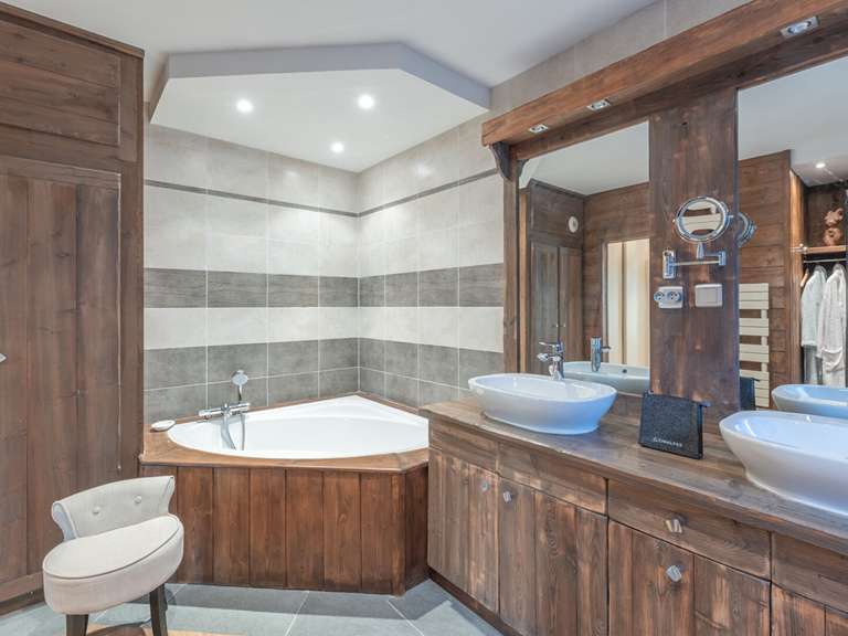 Maison Les deux-alpes - 5 chambres - 295m²