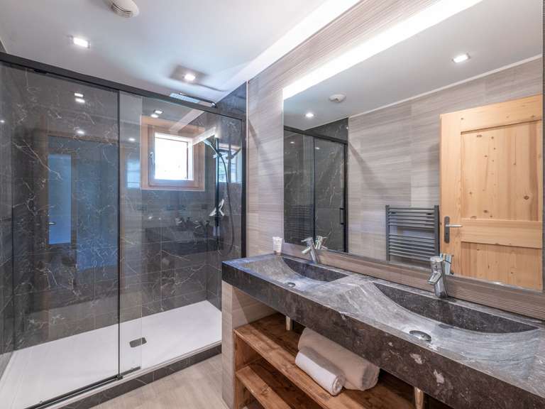 Maison Les deux-alpes - 8 chambres - 433m²