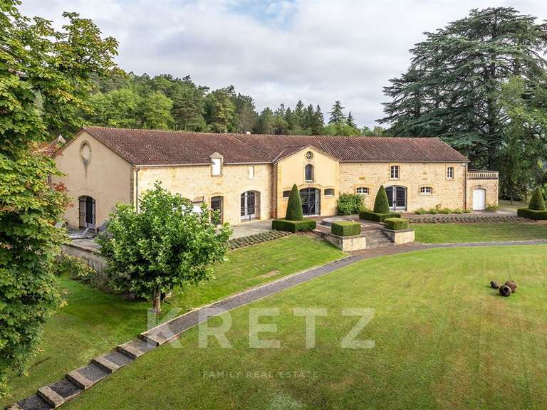 Castle Les Eyzies - 23 bedrooms - 2700m²