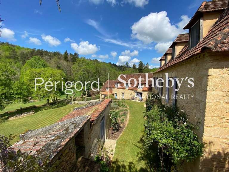 Maison Les Eyzies - 8 chambres - 449m²
