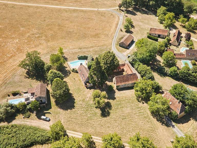 Propriété Les Eyzies - 18 chambres - 580m²