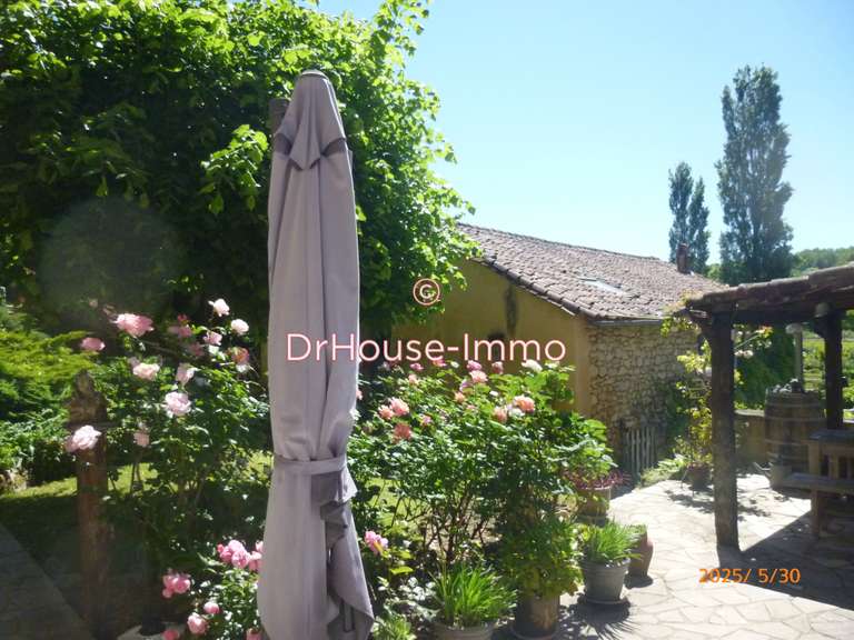 Villa Les Eyzies-de-Tayac-Sireuil - 5 chambres - 244m²