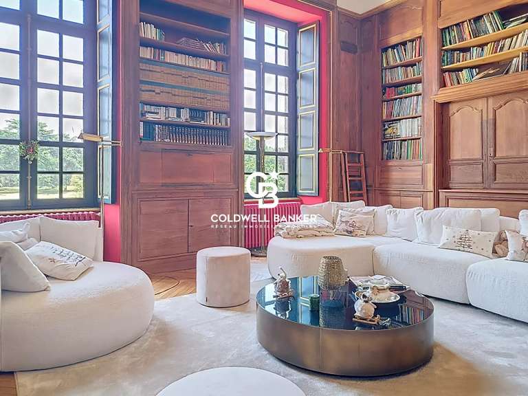 Château Les Herbiers - 16 chambres - 900m²