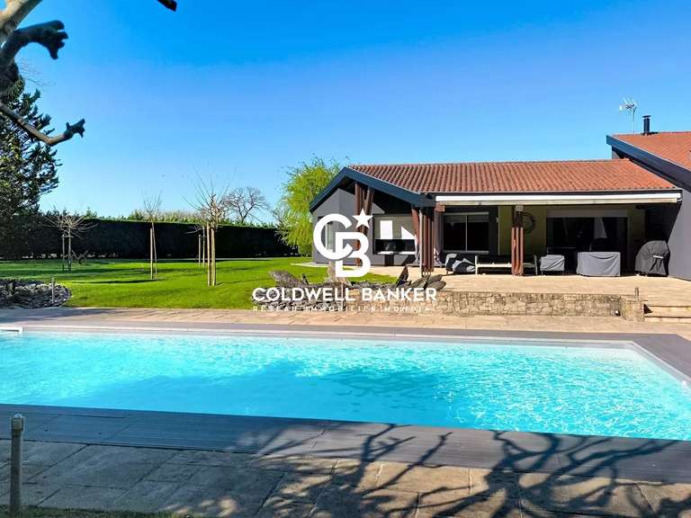 Maison Les Herbiers - 4 chambres - 330m²