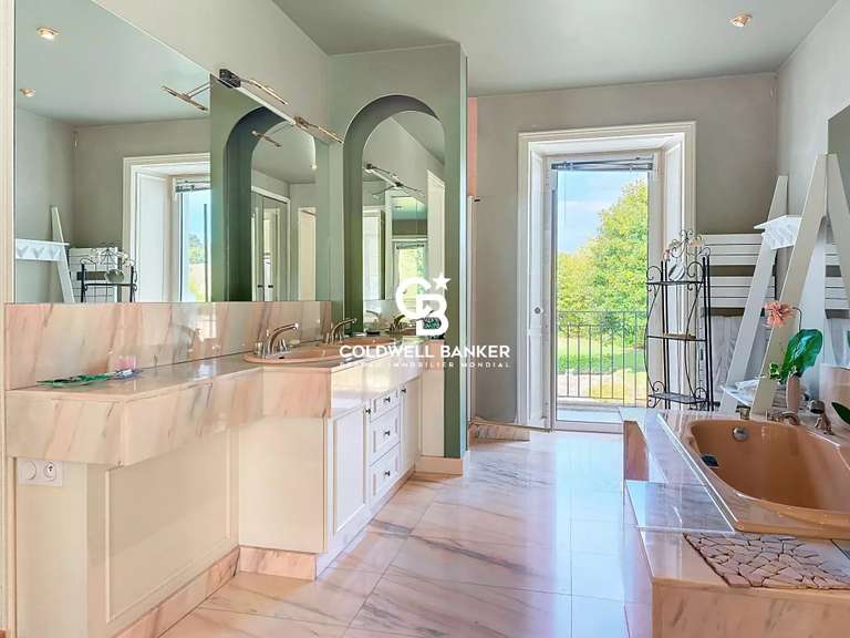 Maison Les Herbiers - 7 chambres - 520m²