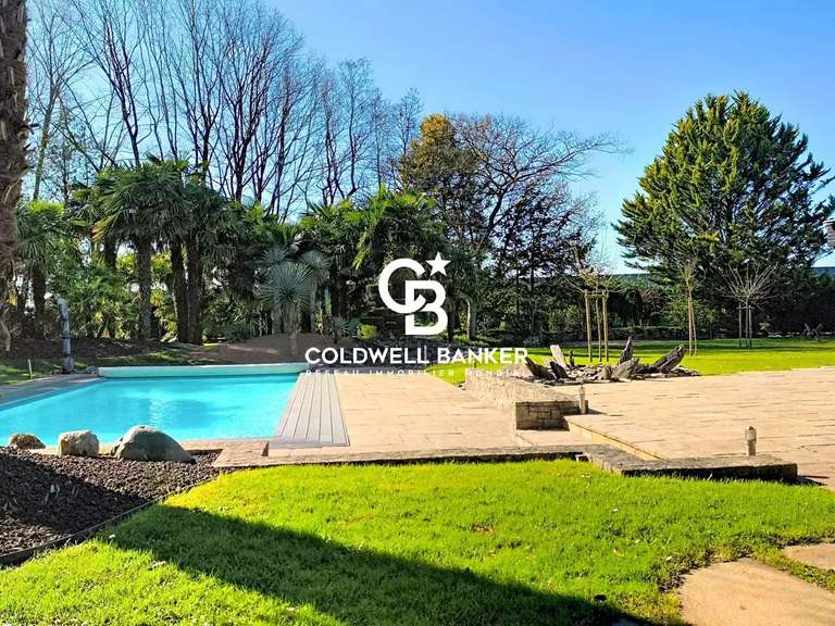 Maison Les Herbiers - 4 chambres - 315m²