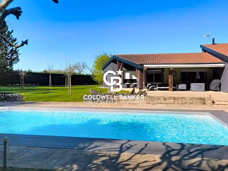 Maison Les Herbiers - 4 chambres - 315m²