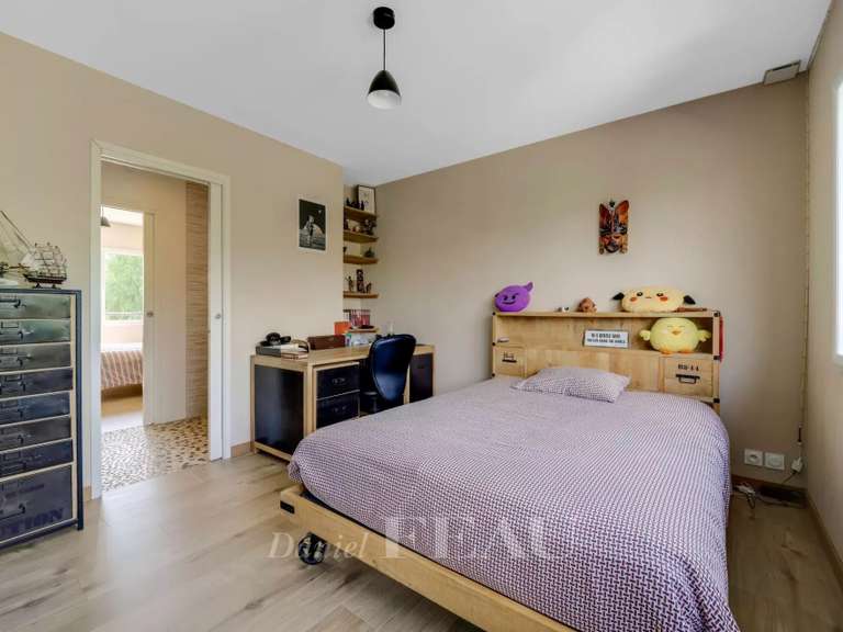 Maison Les Loges-en-Josas - 4 chambres - 202m²