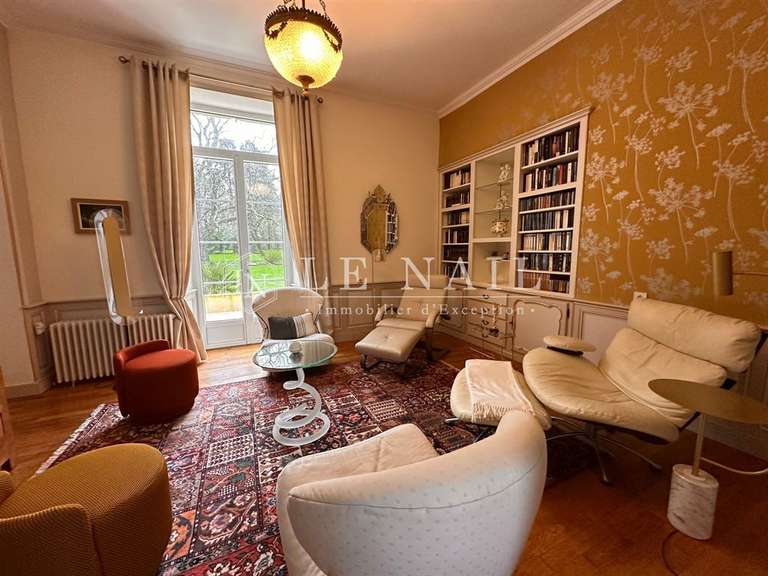 Castle Les Lucs-sur-Boulogne - 7 bedrooms - 370m²