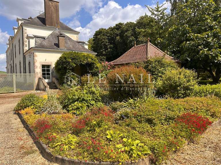 Castle Les Lucs-sur-Boulogne - 7 bedrooms - 370m²