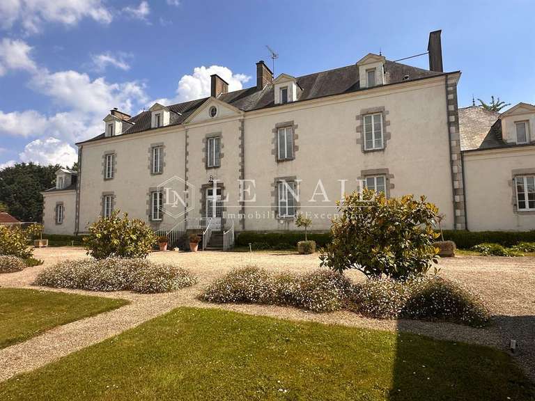Castle Les Lucs-sur-Boulogne - 7 bedrooms - 370m²
