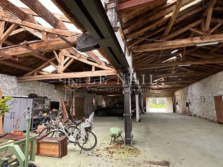 Castle Les Lucs-sur-Boulogne - 7 bedrooms - 370m²
