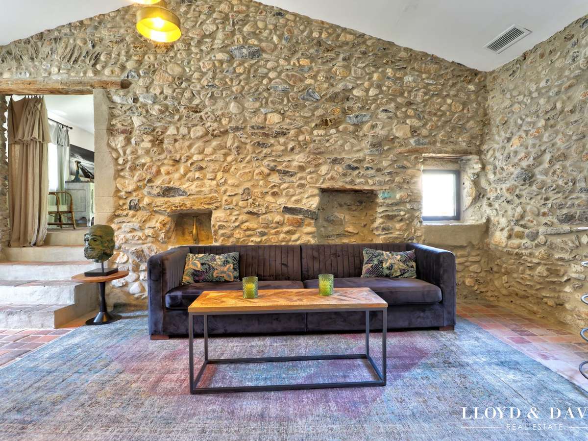 House Les Mages