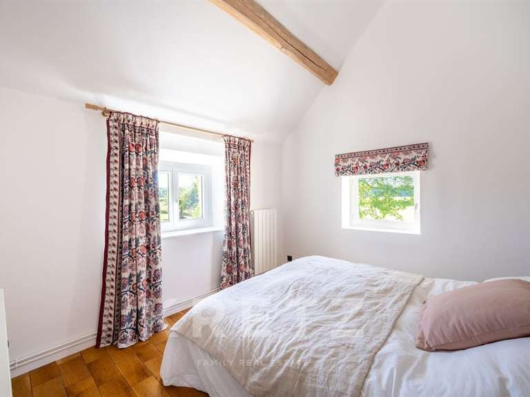 Maison Les Mesnuls - 4 chambres - 195m²